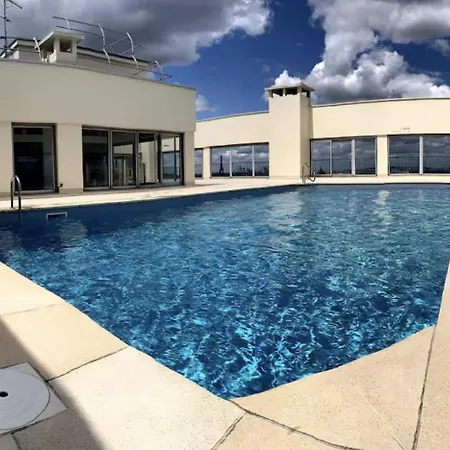 Apartment Amazing View, Beautiful Flat, Swimming Pools Paris
