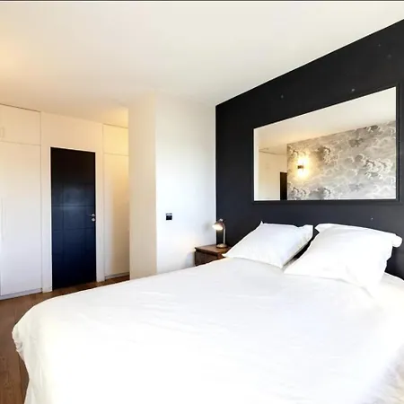 Amazing View, Beautiful Flat, Swimming Pools Apartment Paris