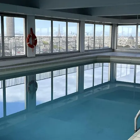 Amazing View, Beautiful Flat, Swimming Pools * Paris