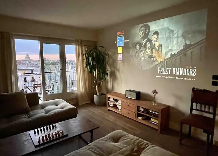 Amazing View, Beautiful Flat, Swimming Pools, Secure Parking Apartment Paris