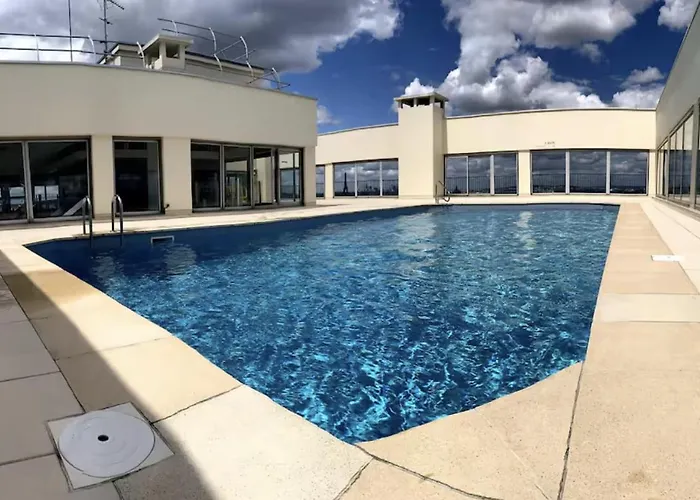 Apartment Amazing View, Beautiful Flat, Swimming Pools, Secure Parking Paris