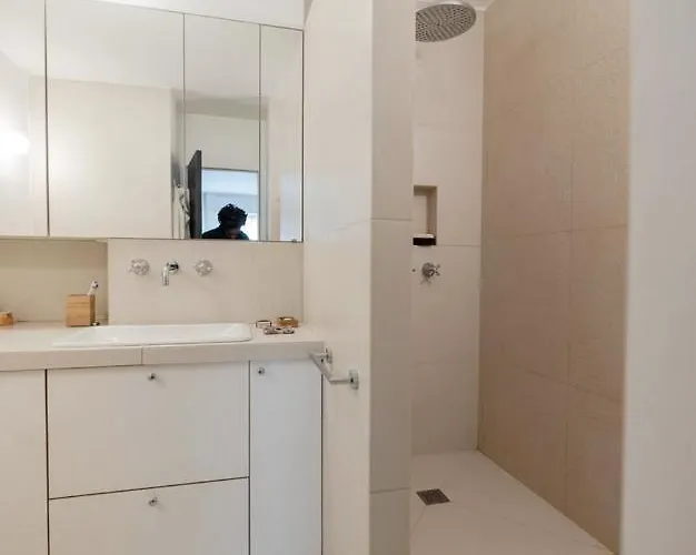 Amazing View, Beautiful Flat, Swimming Pools, Secure Parking * Paris