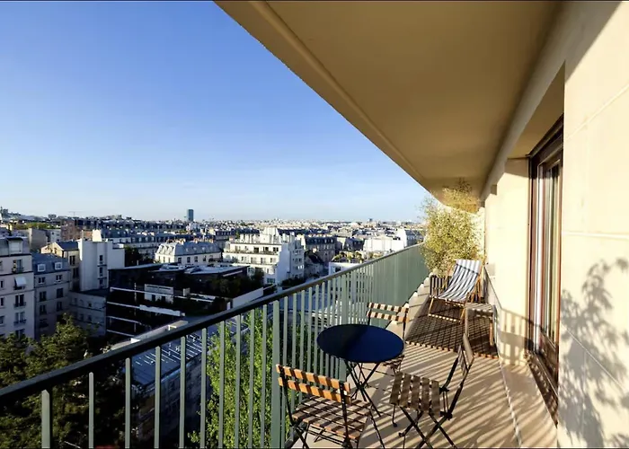 Amazing View, Beautiful Flat, Swimming Pools, Secure Parking Apartment *