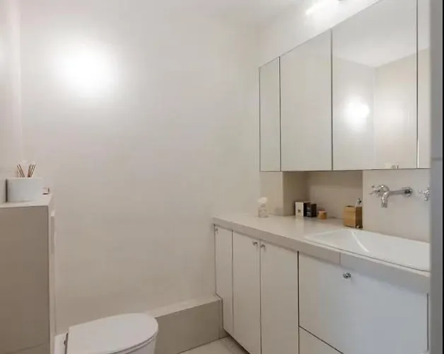 Amazing View, Beautiful Flat, Swimming Pools, Secure Parking Apartment *