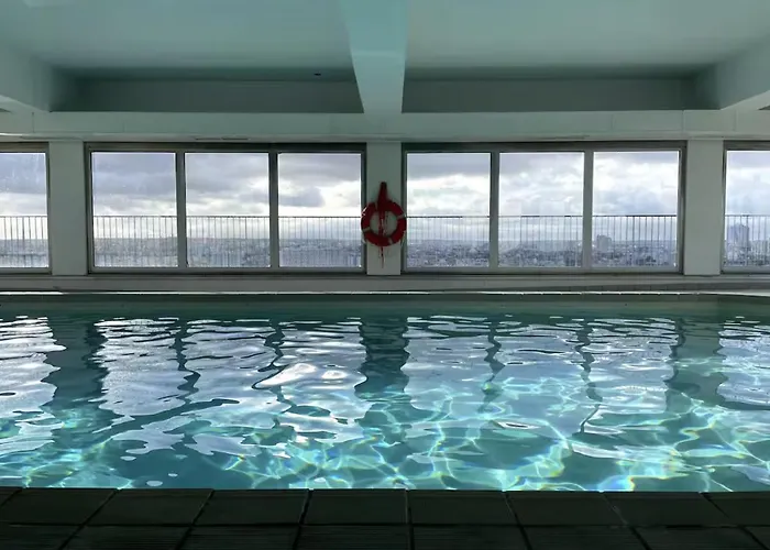 Amazing View, Beautiful Flat, Swimming Pools, Secure Parking *