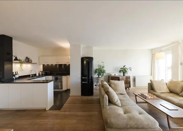 Amazing View, Beautiful Flat, Swimming Pools, Secure Parking Apartment *